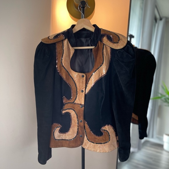 Vintage suede jacket/ bolero - Picture 3 of 6